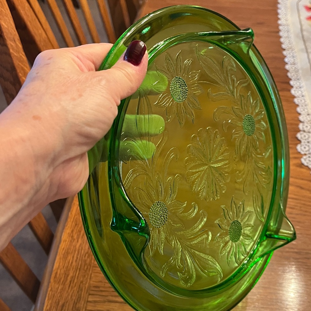 Vintage Jeanette sunflower cake plate - Picture 4 of 7
